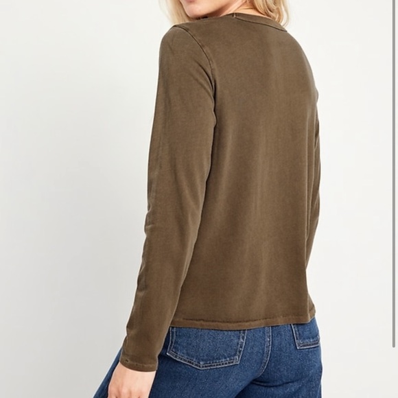 💜3/$12 Long Sleeve Crewneck T-Shirt - Picture 2 of 4